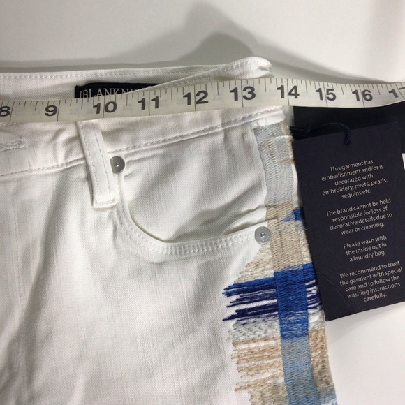 BLANKNYC The Bond Mid-Rise White Skinny Jeans Size 26 Embroidered Frayed Hem - Picture 9 of 11